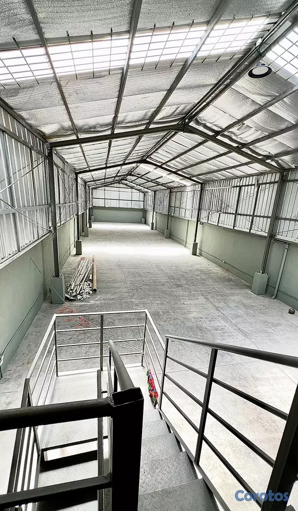 oficinas y locales comerciales - Local amplio tipo nave  7