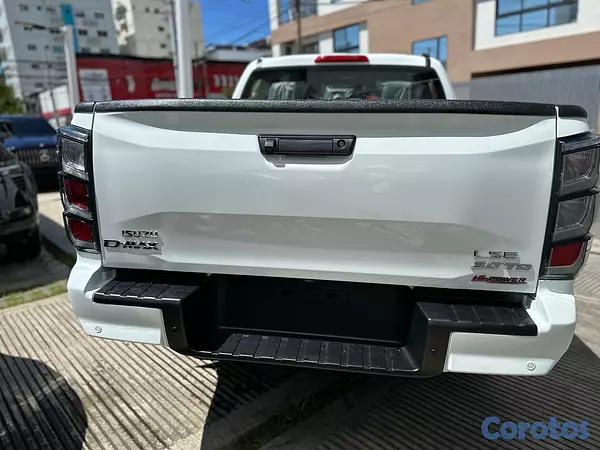 jeepetas y camionetas - Isuzu D-Max C/Cabina año 2027 0km 5