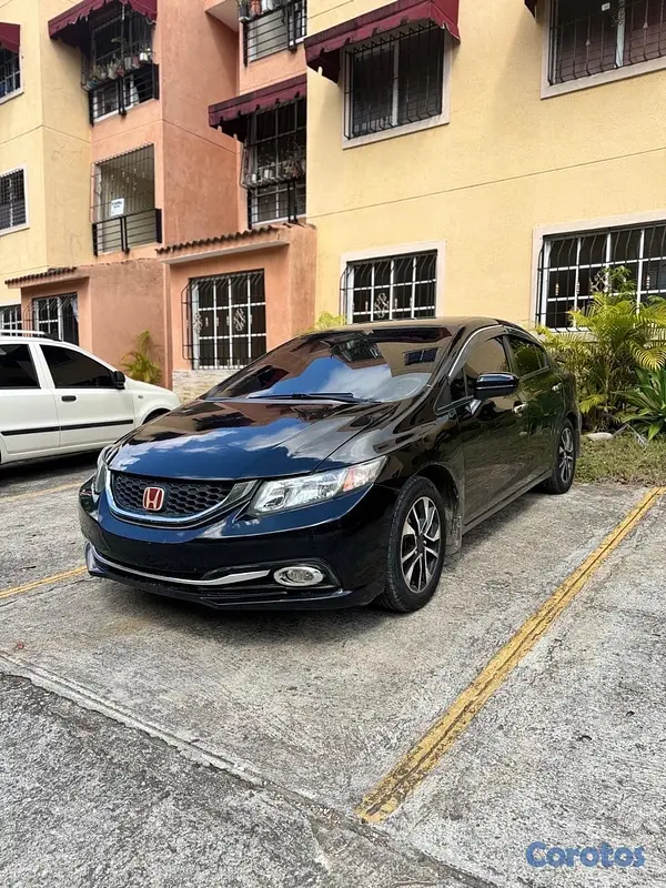 carros - carro honda Civic año 2014 ligeramente negociable  8