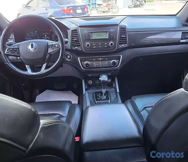 jeepetas y camionetas - KGM REXTON 2021 GRIS OSCURO DIESEL 13