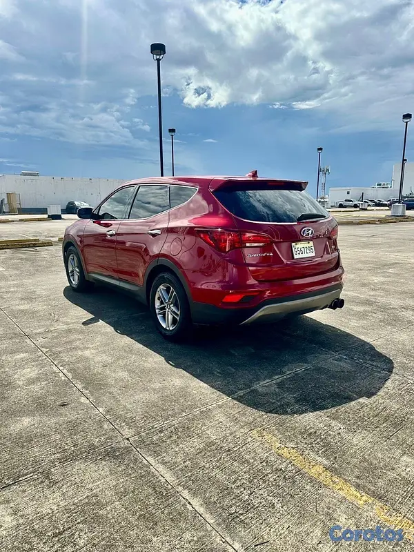 jeepetas y camionetas - Hyundai Santa Fe 2017 4