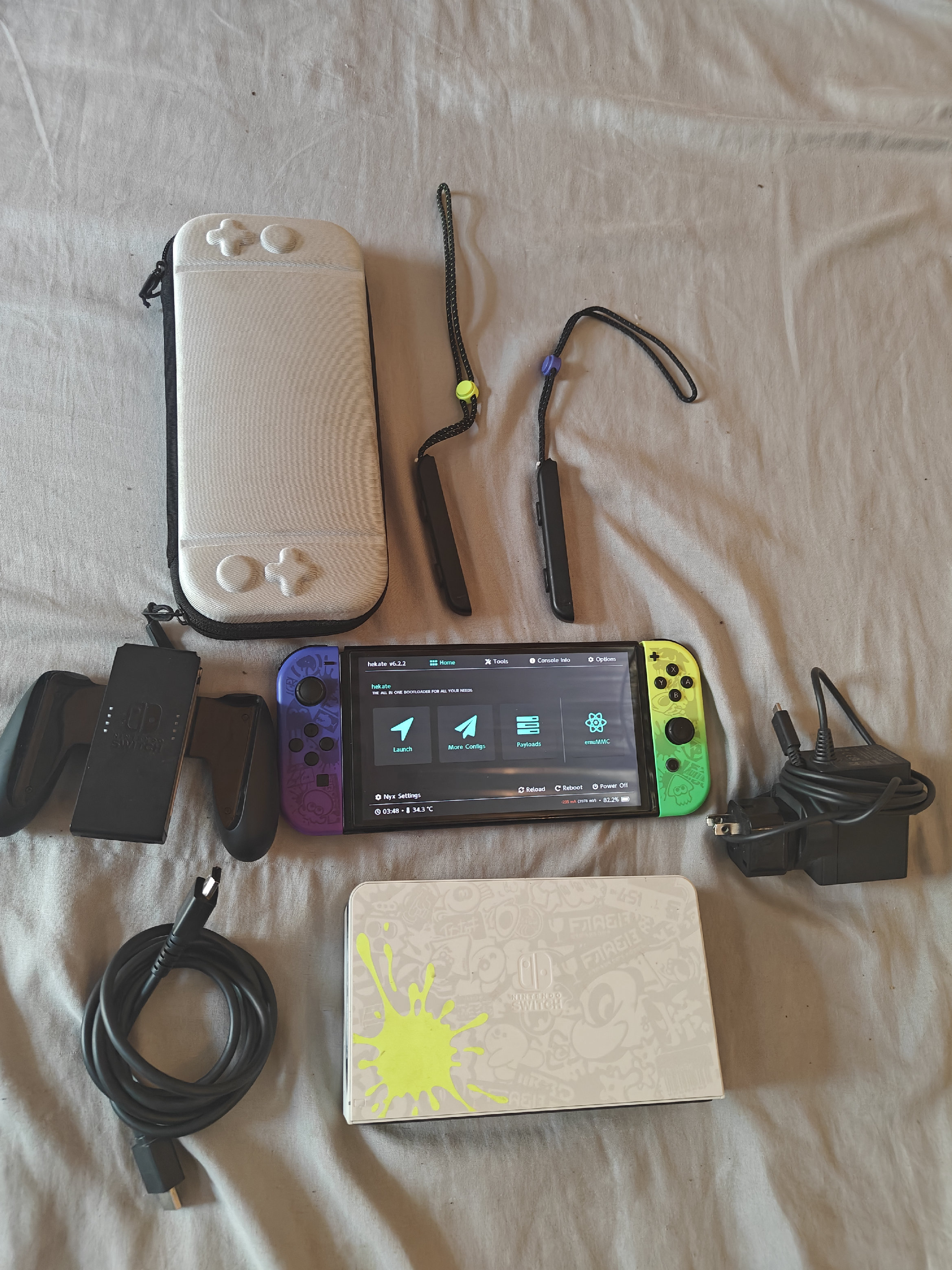 consolas y videojuegos - Nintendo Switch oled edición Splatoon. Liberada con 128gb.(h.a.k.e.a.d.a.) 0