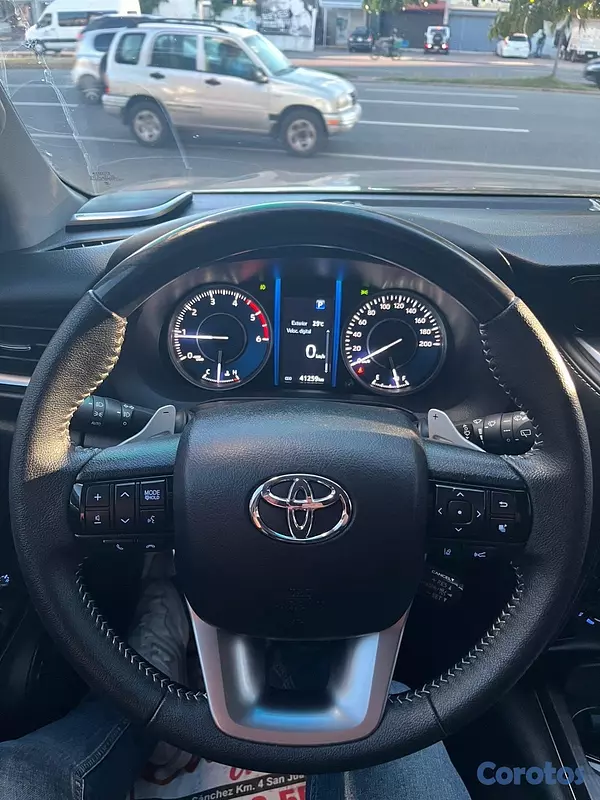 jeepetas y camionetas - Toyota Fortuner Diamond SRV TSS 2024
 9