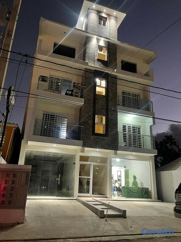 oficinas y locales comerciales - Edifico de 5 Aptos y 2 Locales Comerciales 2