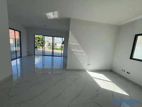 apartamentos - VENDO apartamento con terraza en Av. Ecológica, Br 4