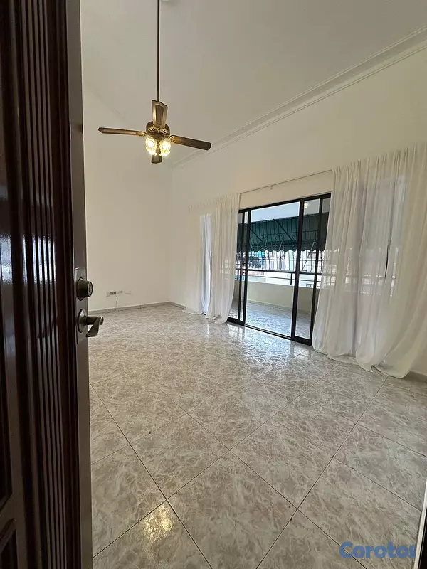 apartamentos - alquiló bella vista dos habitaciones 2.5 baños un parqueo techado  piso 4 balcón 10