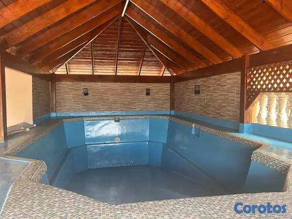 casas - venta de casa de lujo en el mirador del este Santo Domingo este  2