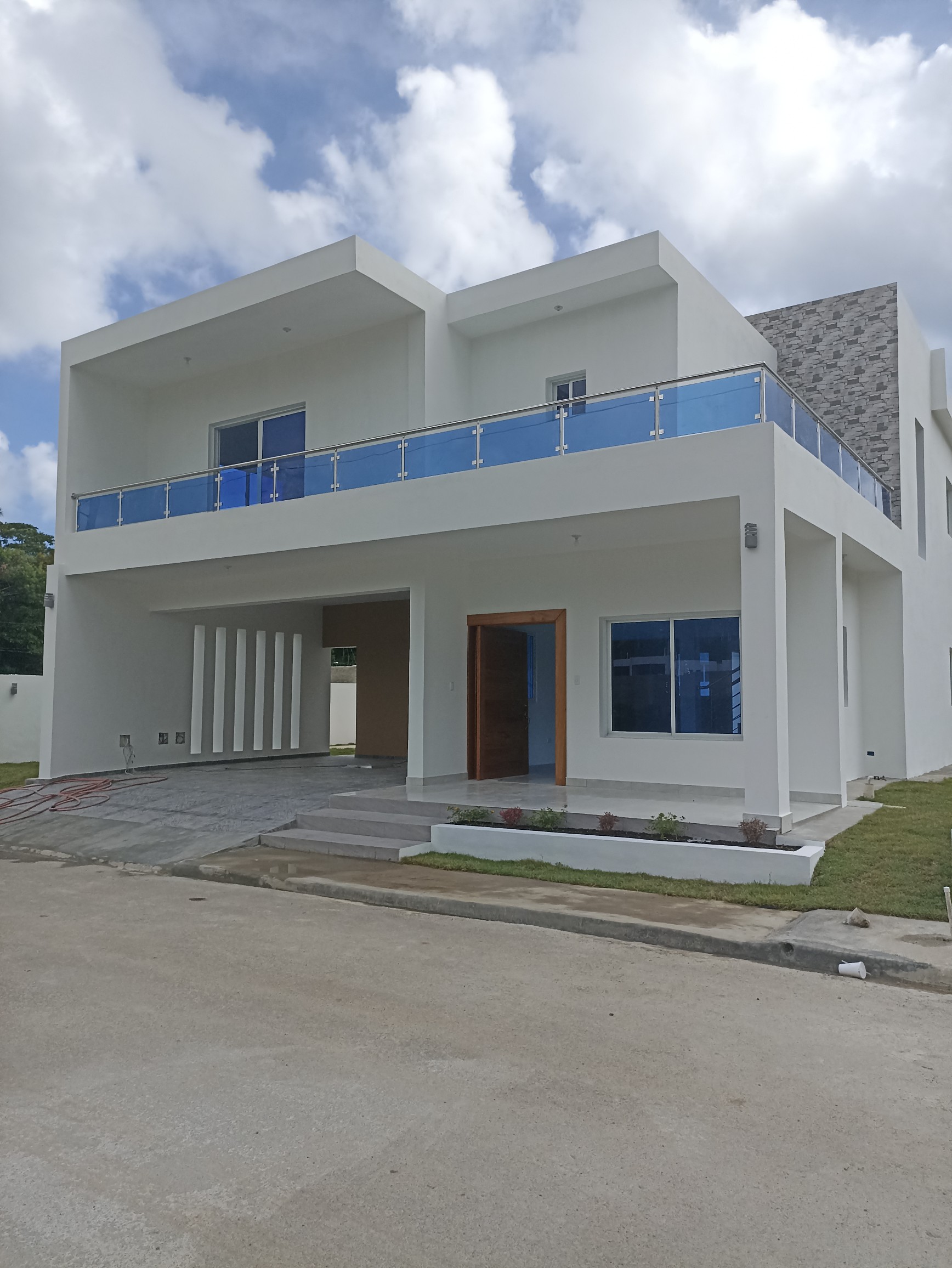 casas - Fabulosa casa lista para entrega a pocos minutos de la playa lugar tranquilo 0