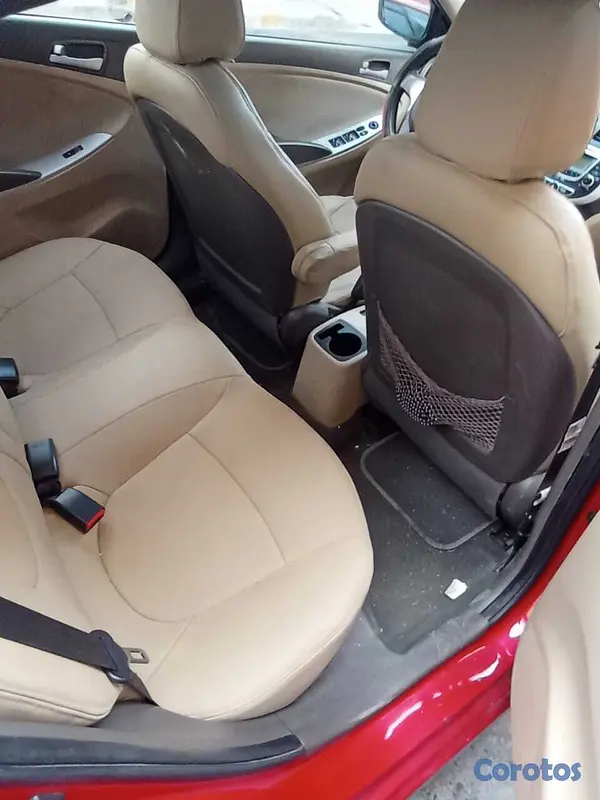 carros - 🔥 Hyundai Accent 2013 Automático 🔥 ¡RD$385,000 y A 3
