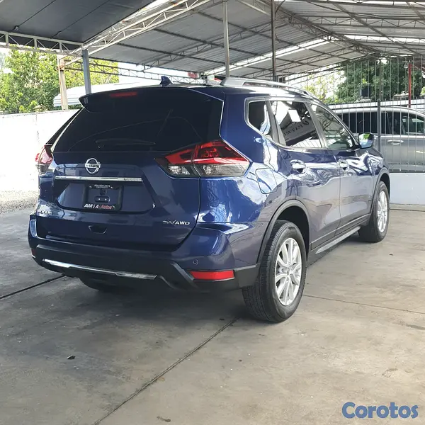 jeepetas y camionetas - Nissan Rogue S 2020 Impecable 8