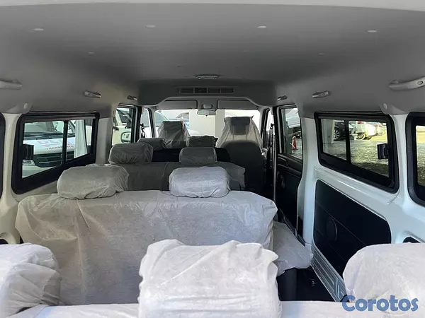camiones y vehiculos pesados - KYC V7 14 Pasajeros  11