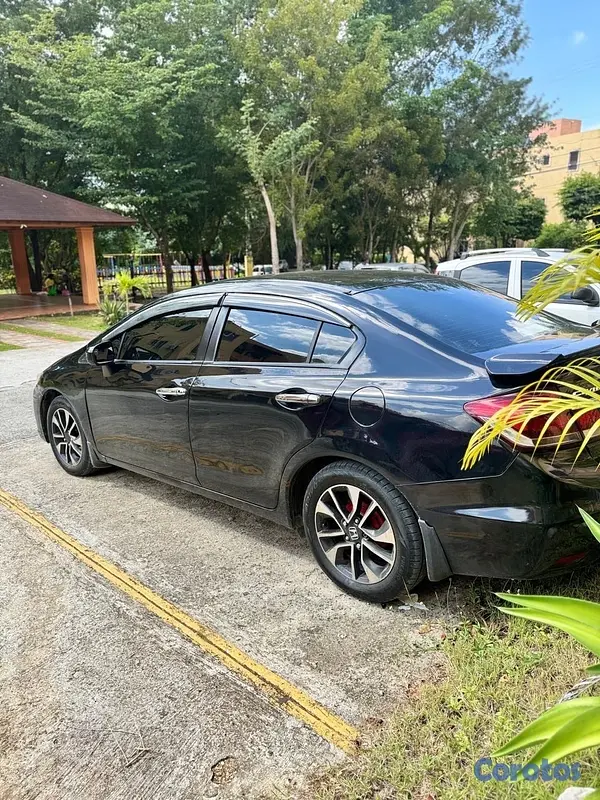 carros - carro honda Civic año 2014 ligeramente negociable  9