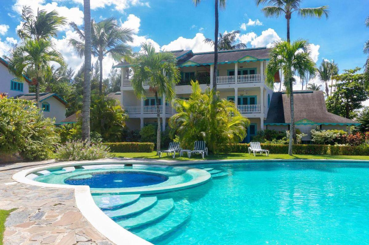 apartamentos - Para inversion * Apto de 1 hab en Las Terrenas en CondoHotel * frente a la playa 0