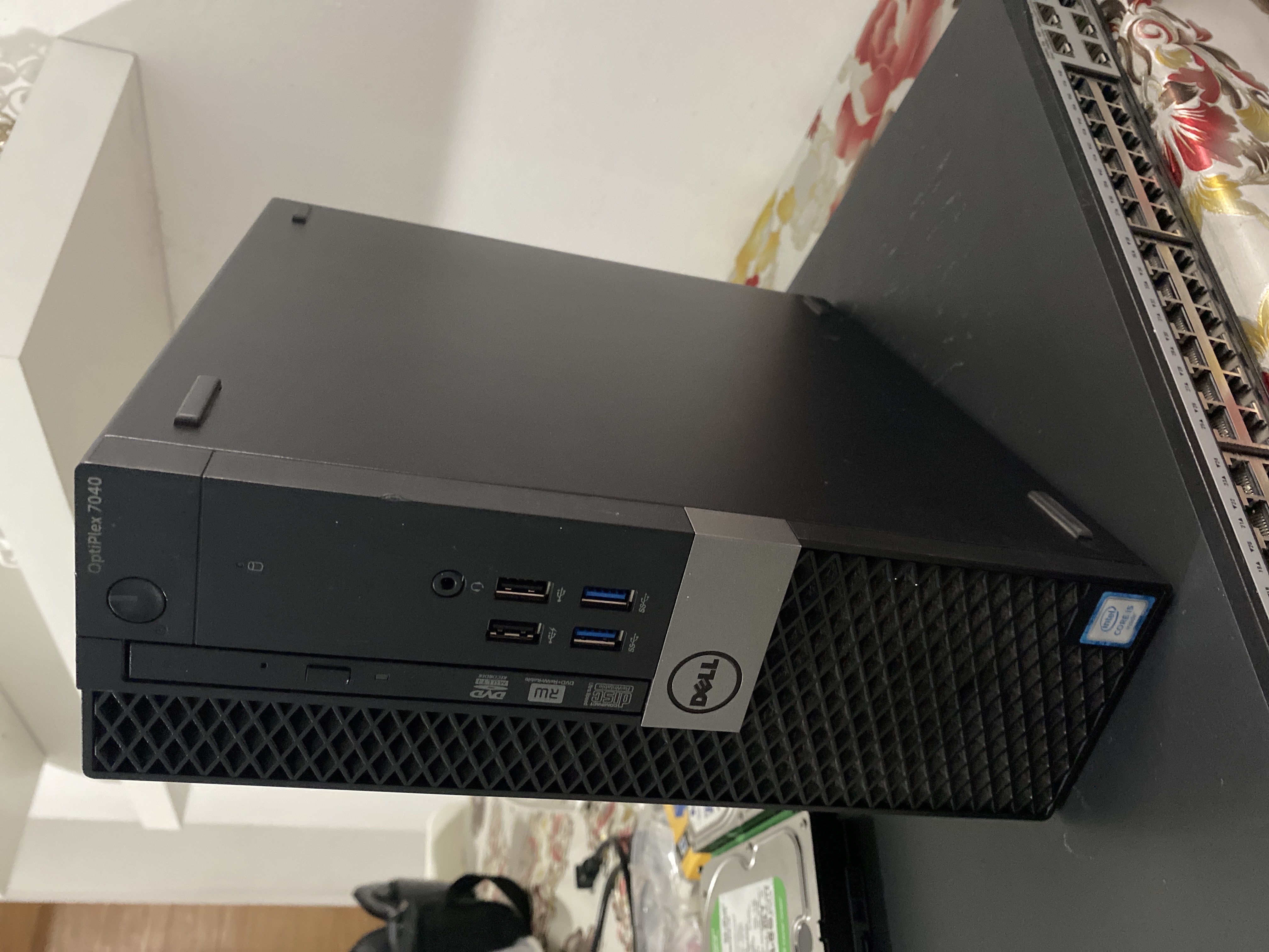 computadoras y laptops - PC de Escritorio Dell OptiPlex 7040 0