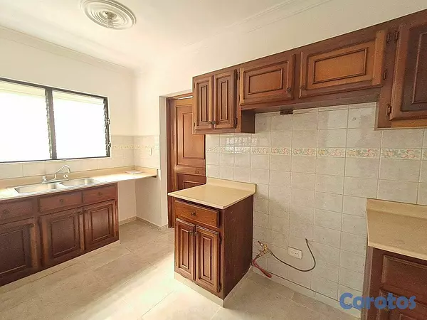 apartamentos - Apartamento clásico en venta en Evaristo Morales,  4