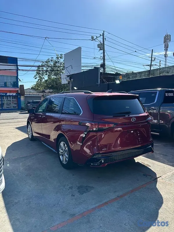 jeepetas y camionetas - TOYOTA SIENNA XSE 2021 4