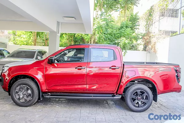 jeepetas y camionetas - Isuzu DMAX 2026 3
