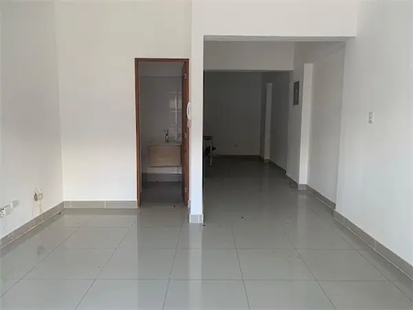 oficinas y locales comerciales - Local corporativo en evaristo 10