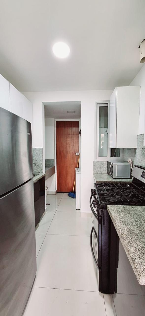apartamentos - Vendo  US$170,000 o alquilo US$1,100 amueblado Nac 1