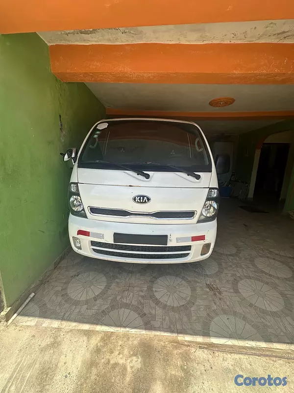 camiones y vehiculos pesados - vendo kia bongo 3  4