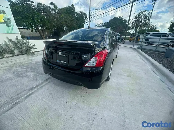carros - Nissan Versa 2017 3