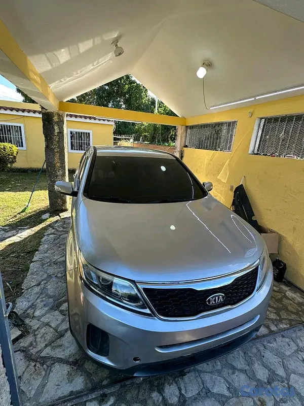 jeepetas y camionetas - Kia Sorento 2015 en excelentes condiciones  9