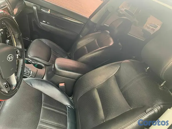 jeepetas y camionetas - Kia Sorento EX 2012 RD$ 480,000 15