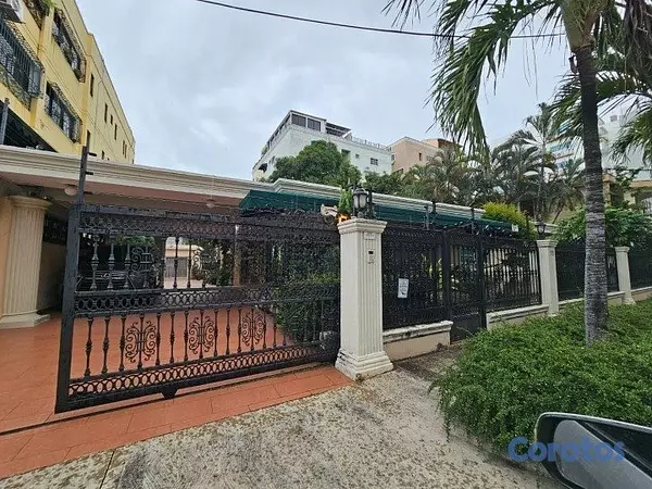 casas - Locales Comerciales en Renta – Arroyo Hondo 2