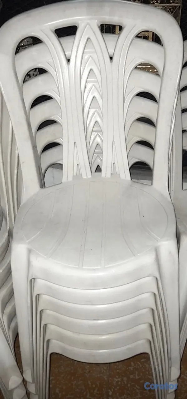 muebles y colchones - Sillas plásticas medio uso 2