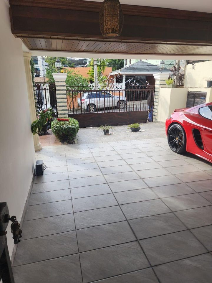 casas - Casa en venta en avenida República de Colombia  9