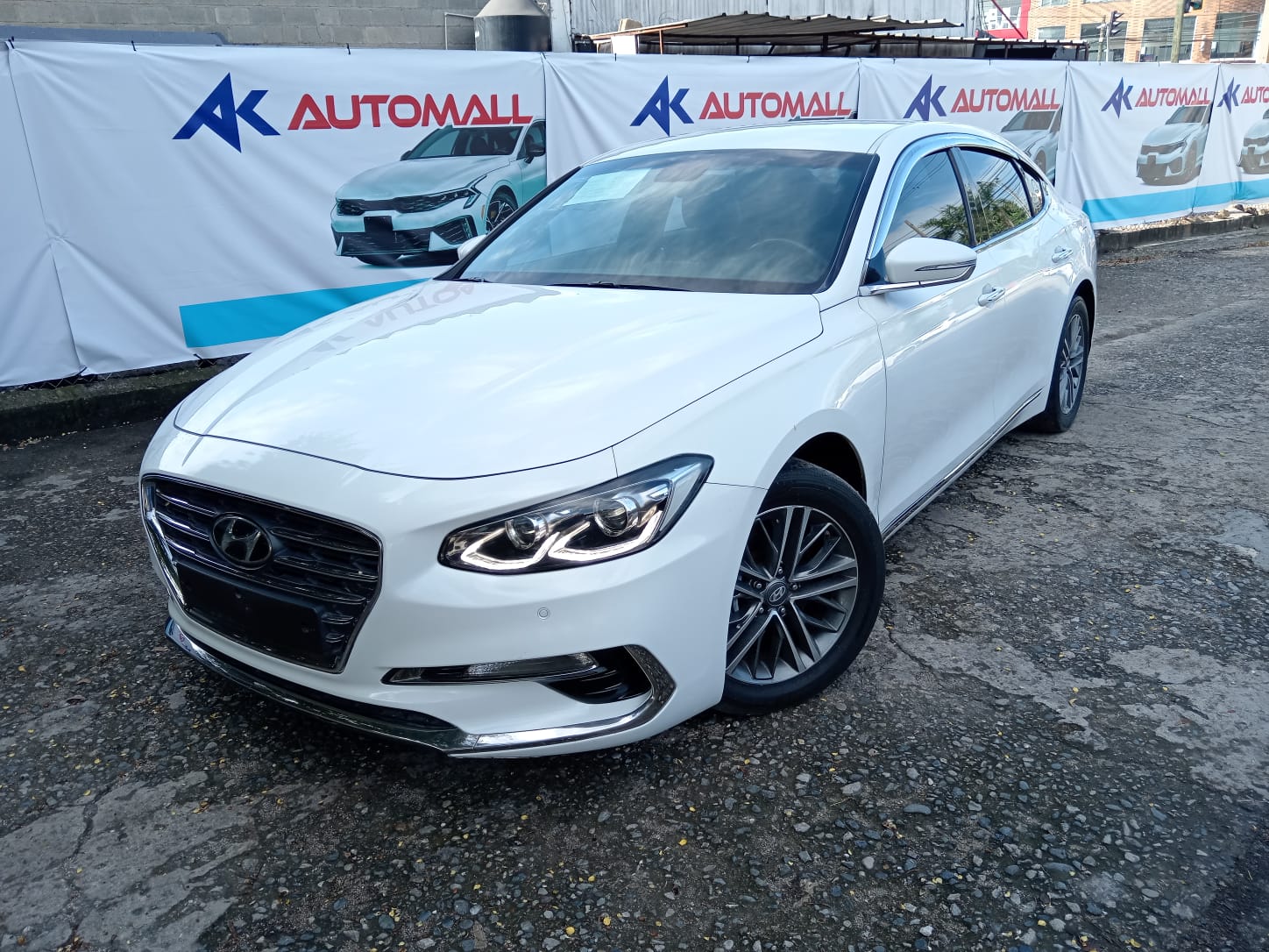 carros - HYUNDAI GRANDEUR 2018 BLANCO 0