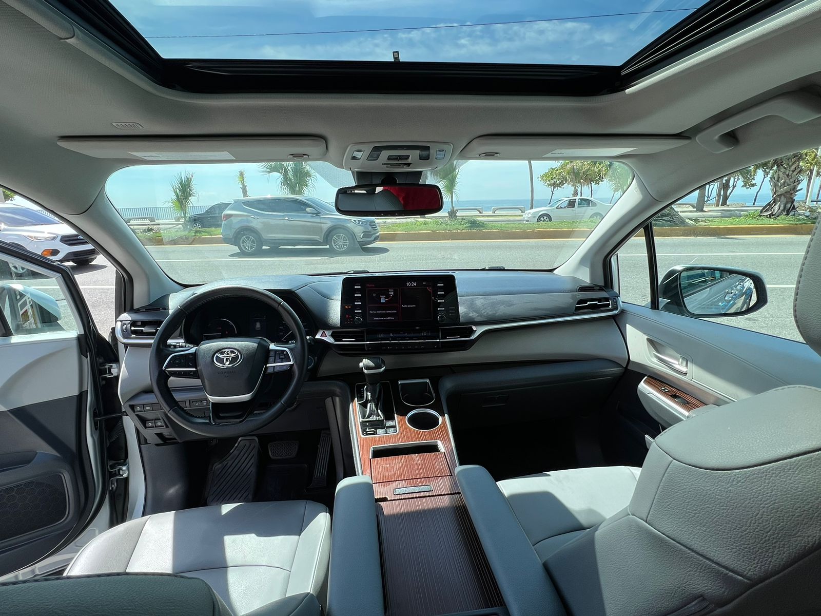 jeepetas y camionetas - Toyota Sienna XLE 2021 3