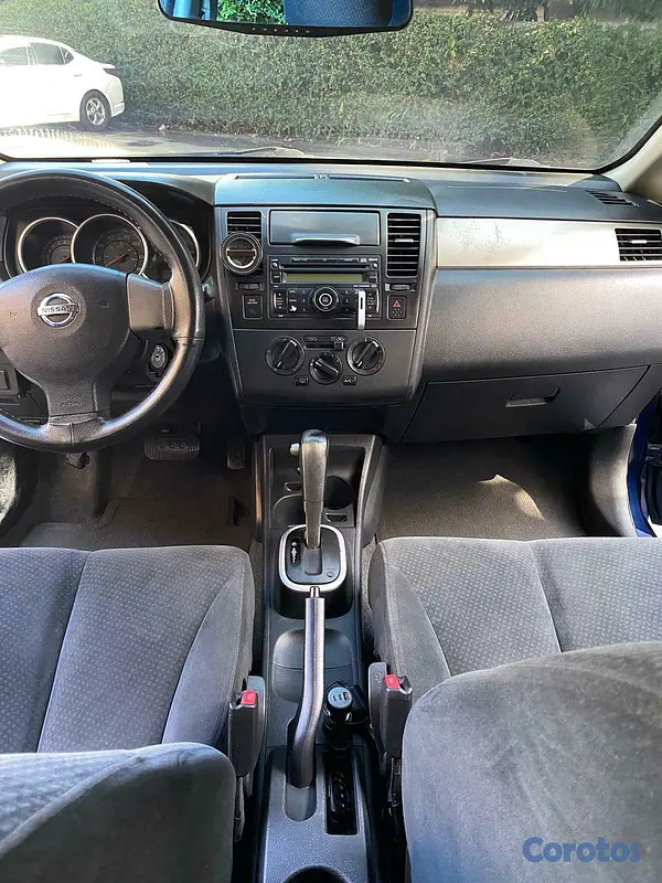 carros - Nissan Versa SV 2011 negociable 2