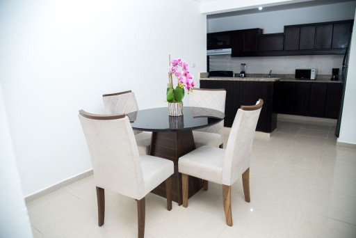 apartamentos - Amplio apartamento amueblado en residencial tranquilo cerca de todo. 5