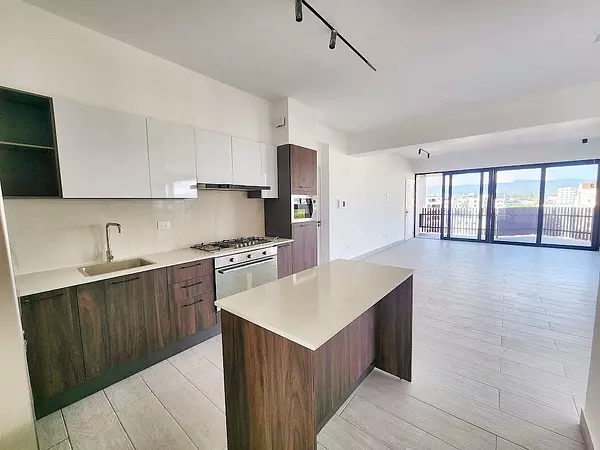 apartamentos - Piso alto de renta en La Esmeralda 5