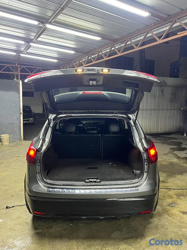 jeepetas y camionetas - Nissan Rogue SV Sport 2017 5