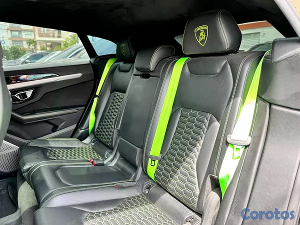 jeepetas y camionetas - Lamborghini Urus año 2019  9