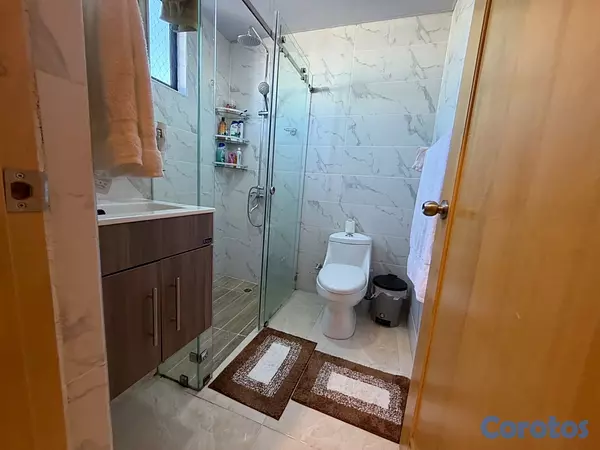 apartamentos - vendo independencia klm 7 piso 3 dos habitaciones dos baños balcón parqueo  20