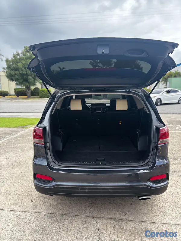 jeepetas y camionetas - Vendo Kia Sorento com nueva  2