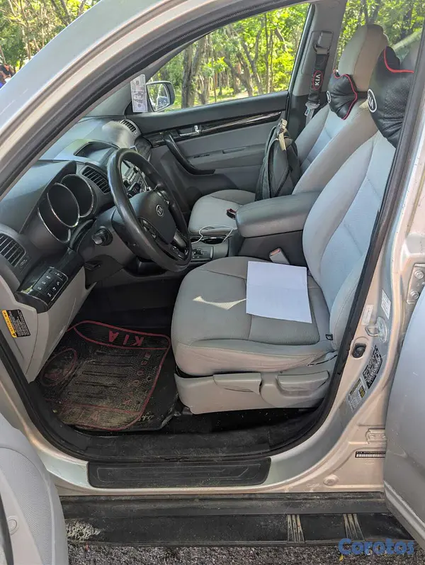 jeepetas y camionetas - Venta de kia sorento 2012 4x4 8