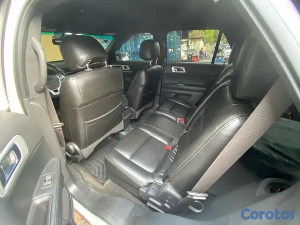 jeepetas y camionetas - RD$550,000 negociable  5