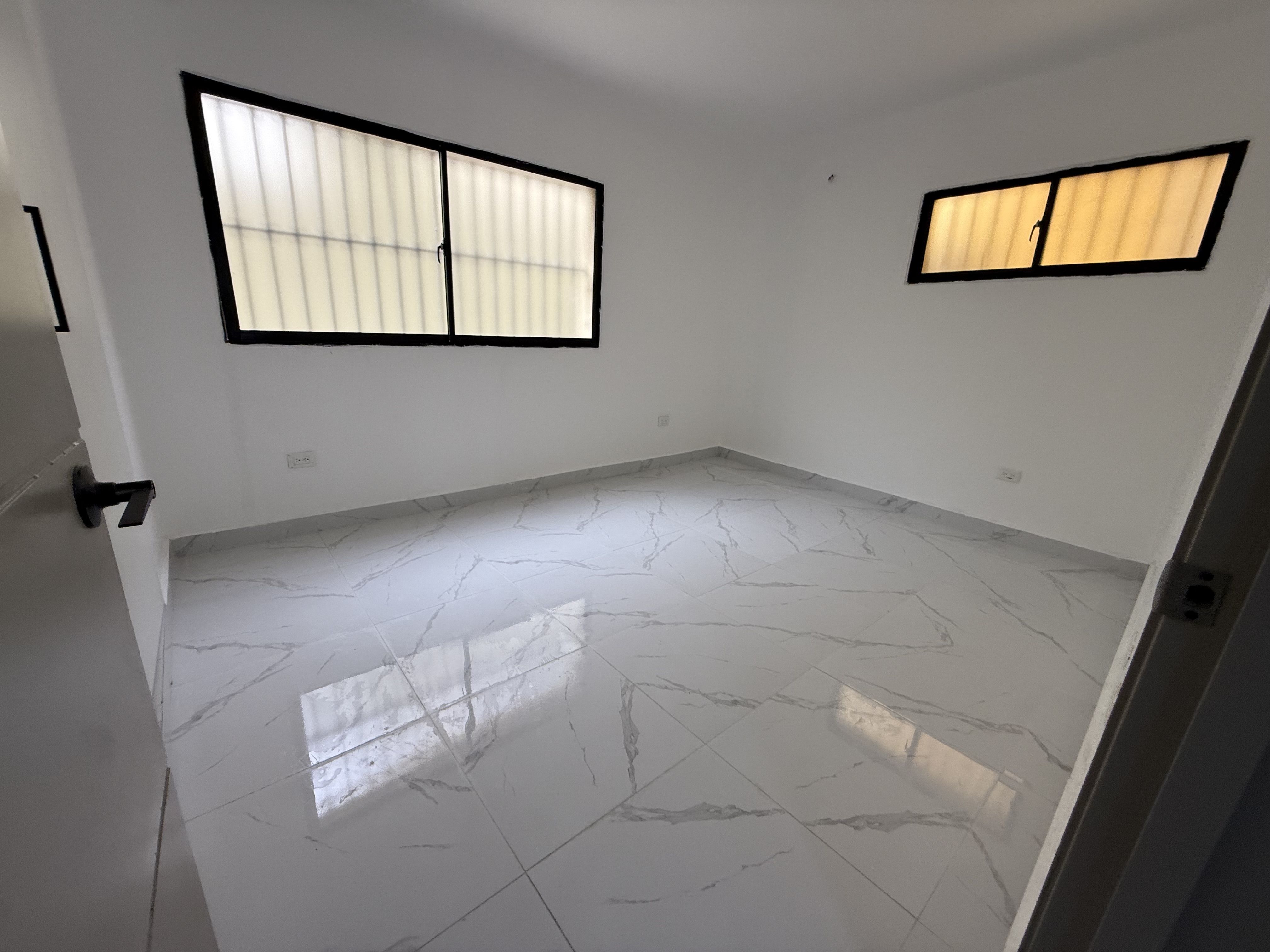 apartamentos - Vendo independencia klm 7 primer nivel 70 mtrs una 5