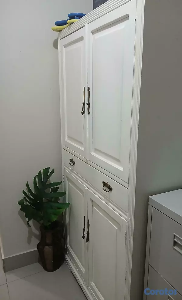 decoración y accesorios - **DE OPORTUNIDAD VENDO DOS LAMPARAS, GANCHO DE FUT 5