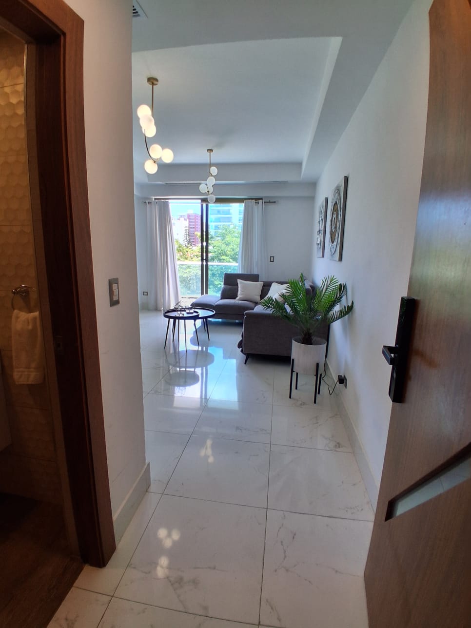 apartamentos - Apartamento Amueblado en piantini    US$ 2,400 2