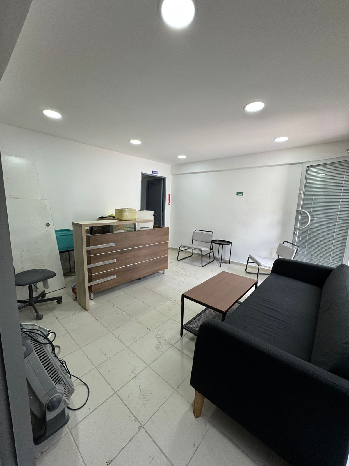 oficinas y locales comerciales - Alquilo Local en 1er Piso en La Esperilla Próximo a la Gomez 
Código: PD462 2