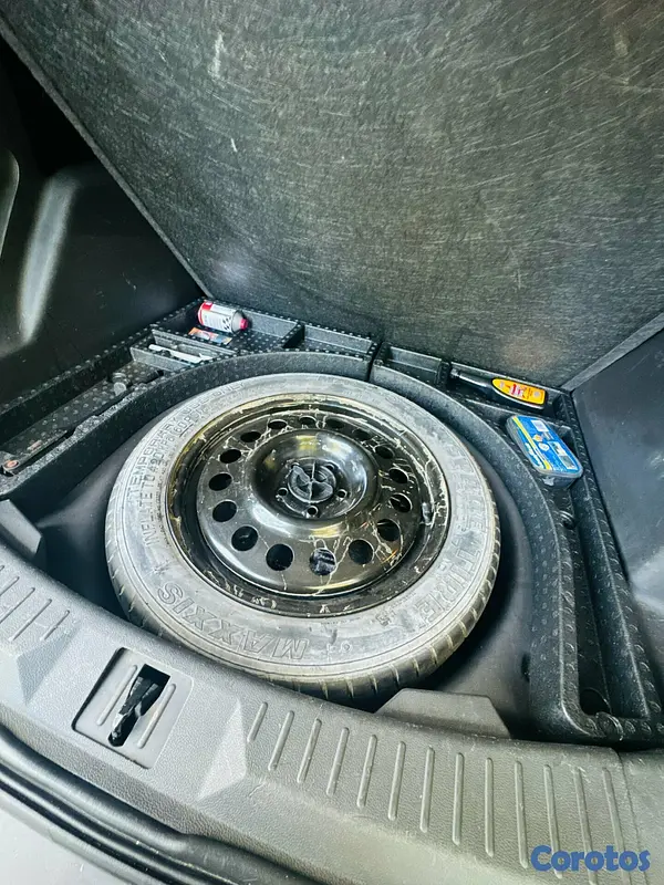 jeepetas y camionetas - Ford Escape SE EcoBoost 4WD 2014 Excelente estado 11