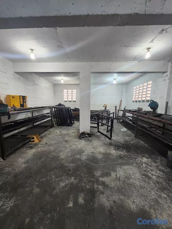 oficinas y locales comerciales - nave manoguayavo vendo de dos niveles 442 mtrs  11