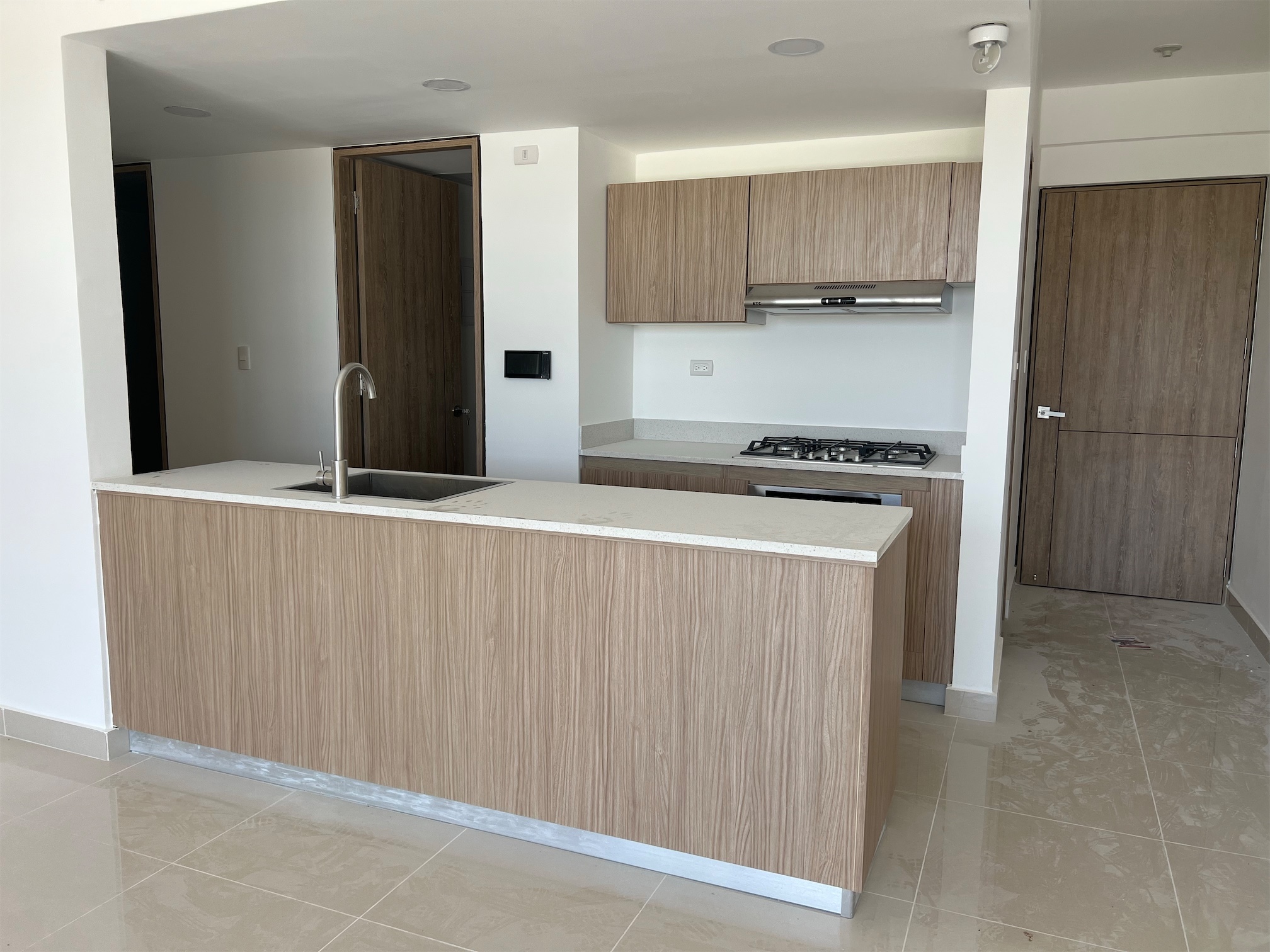 apartamentos - Alquilo En residencial Livera Hispaniamericana 5