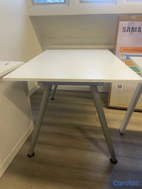 muebles y colchones - Escritorio 1.20M 2