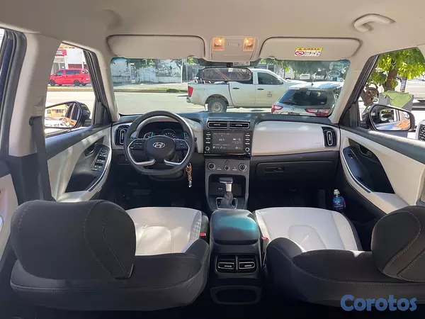jeepetas y camionetas - Hyundai Cantus LUX 2023 4